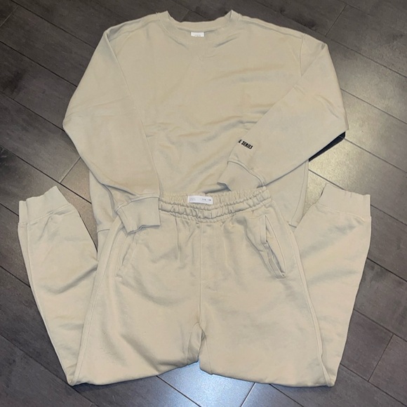 Matching set. - Picture 1 of 5